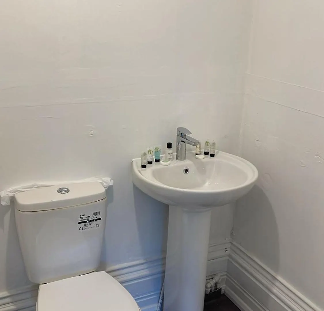 게스트하우스 Room Available For Groups, Close To Beach And Town 본머스